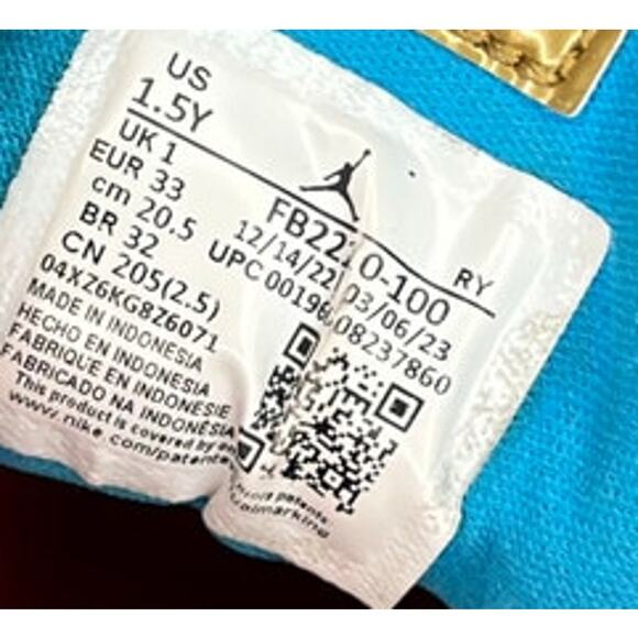 Air Jordan 1 Mid Sneaker School NC to Chicago (GS) Sneakers 1.5Y - Picture 6 of 6